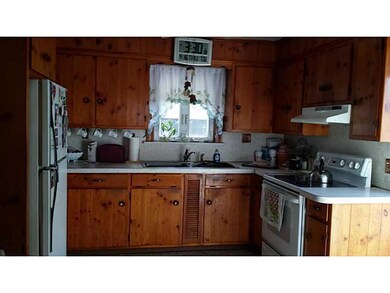 102 Randall St, Cranston, RI 02920 - photo 4