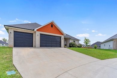 1360 N Rainbow Ct-2