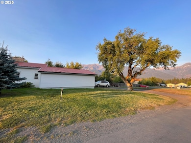 100 W 10th St, Joseph, OR 97846 - photo 3