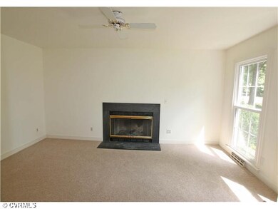 Den/Family/Great Room - Bright and sunny Family Ro