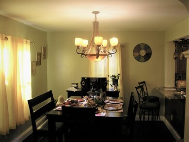 122 Edgemont St, Springfield, MA 01109 - photo 5