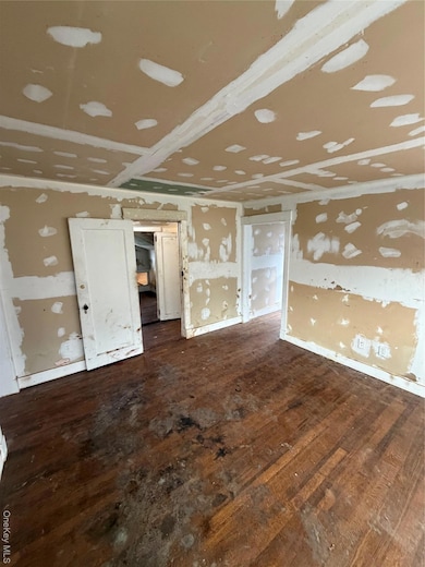 244 Tibbetts Rd, Yonkers, NY 10705 - photo 3