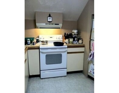 14 Pleasant St unit 18, Orange, MA 01364 - photo 5