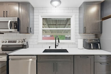 129 W Columbia Ave, Spokane, WA 99205 - photo 4