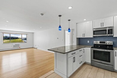 1 Hallmark Gardens unit 4, Burlington, MA 01803 - photo 3