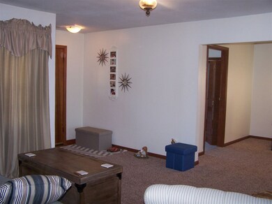 13.3 x 13.5, Carpet,