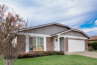 2905 Woodbridge Dr, Bedford, TX 76021 - photo 3