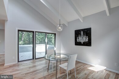 9412 Raintree Rd, Burke, VA 22015 - photo 5