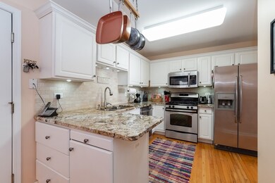 120 Pembroke Cir unit 46C3, Lake Bluff, IL 60044 - photo 4