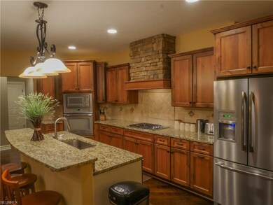 Another warm view of the kitchen. Timeless in deco