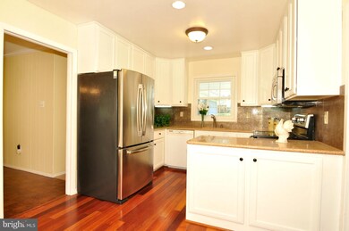 16206 Penn Manor Ln, Bowie, MD 20716 - photo 5