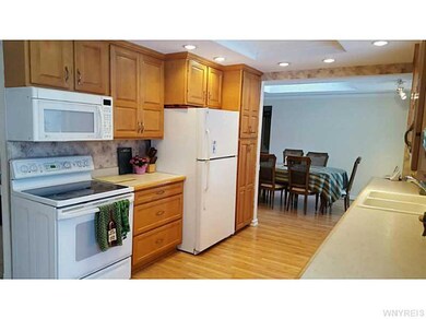 7206 Nickett Dr, North Tonawanda, NY 14120 - photo 4