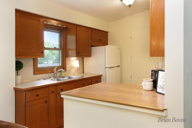 2516 Appleleaf Ct NE, Grand Rapids, MI 49525 - photo 7