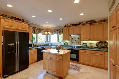 Large kitchen, workspace