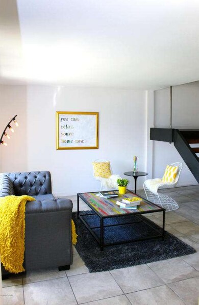 4_Living Room