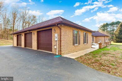 925 Hunting Lake Dr, Huntingtown, MD 20639 - photo 6