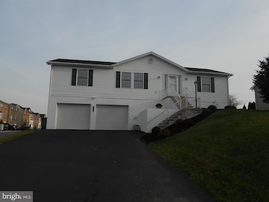1136 Hollywell Ave, Chambersburg, PA 17201 - photo 2