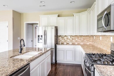 2035 Creekside Manor Ln, Knoxville, TN 37932 - photo 6