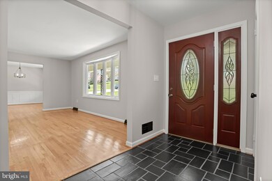 903 Lee Ave, Sykesville, MD 21784 - photo 7