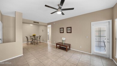 14145 92nd 1123 - 05Greatroom
