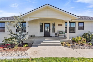 21-701 N Mize-034