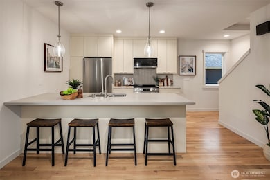 7045 16th Ave NE unit B, Seattle, WA 98115 - photo 6