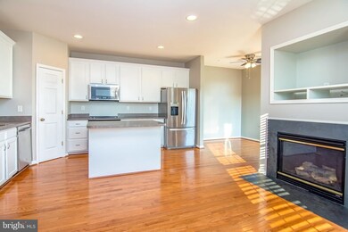 2615 Lotuswood Ct, Odenton, MD 21113 - photo 5