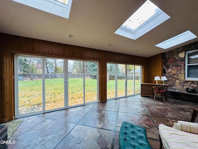 1337 2nd St SE, Jamestown, ND 58401 - photo 7