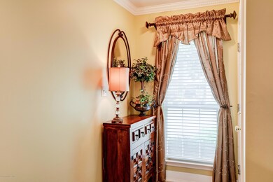 34 Charles Foyer