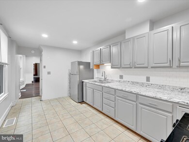 465 W Oley St, Reading, PA 19601 - photo 7