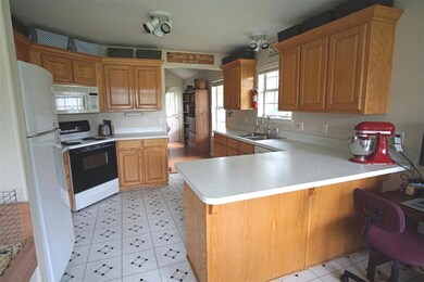 1714 Windsor Dr, Gainesville, TX 76240 - photo 7