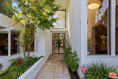 605 N Hillcrest Rd, Beverly Hills, CA 90210 - photo 3