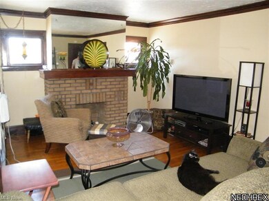 MAIN LEVEL UNIT-LIVING ROOM