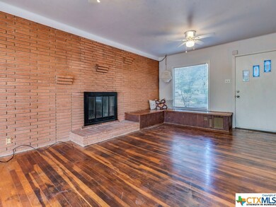 1001 Hillyer St, San Marcos, TX 78666 - photo 4