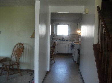 Hallway to kitchen
