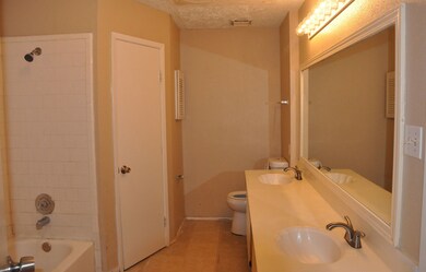 10046 Ridgecoral Dr, Houston, TX 77038 - photo 3