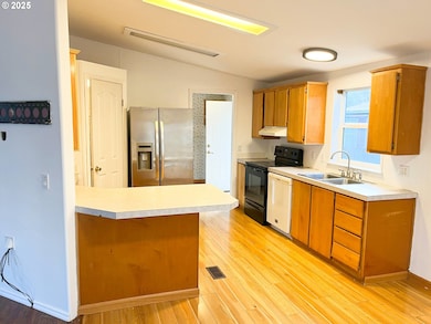 550 S State St, Sutherlin, OR 97479 - photo 4