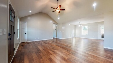 106 Blue Grass Dr, Shelbyville, TN 37160 - photo 6