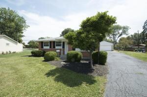 6210 Chelmsford Square E, Columbus, OH 43229 - photo 2