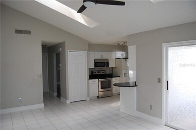 8144 Lesia Cir, Orlando, FL 32835 - photo 4