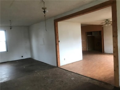 302 W Bow St, Thorntown, IN 46071 - photo 3