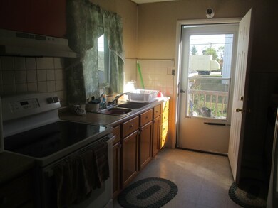 607 Topeka Dr, Carpentersville, IL 60110 - photo 3