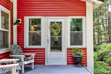 8-web-or-mls-1375-waukazoo-dr