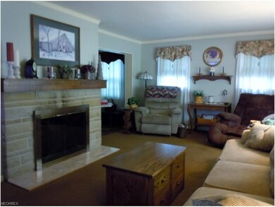 24450 Oakhill Dr, Euclid, OH 44117 - photo 5