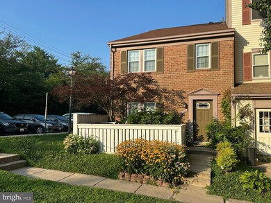 20010 Appledowre Cir, Germantown, MD 20876 - photo 2