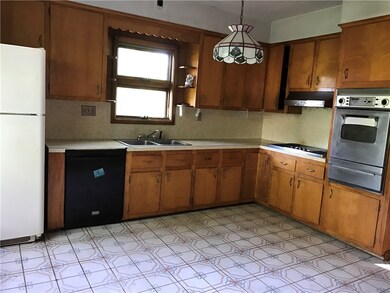 50 Beech Ave, Cranston, RI 02910 - photo 3