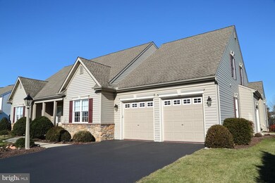 812 Jasmine Ave, Mount Joy, PA 17552 - photo 3