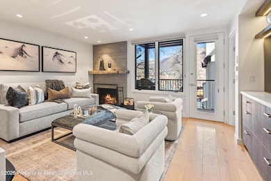 800 S Mill St unit 7B, Aspen, CO 81611 - photo 2