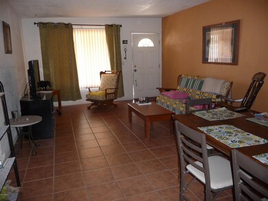 712 - Family Room (3)