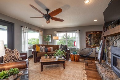 19 Queens Way, Kimberling City, MO 65686 - photo 5